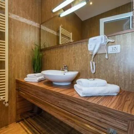 Central Park Residence Old Town Апартаменти *
